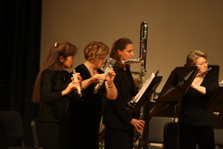 Women playing flutes